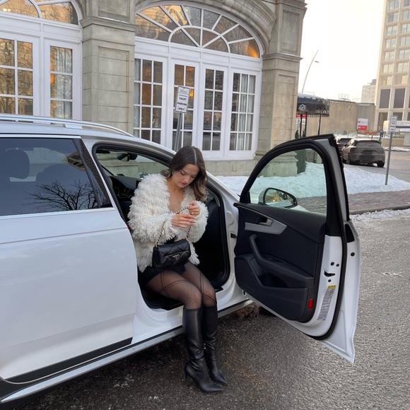 Meet your Posher, Emma - Picture 10 of 11